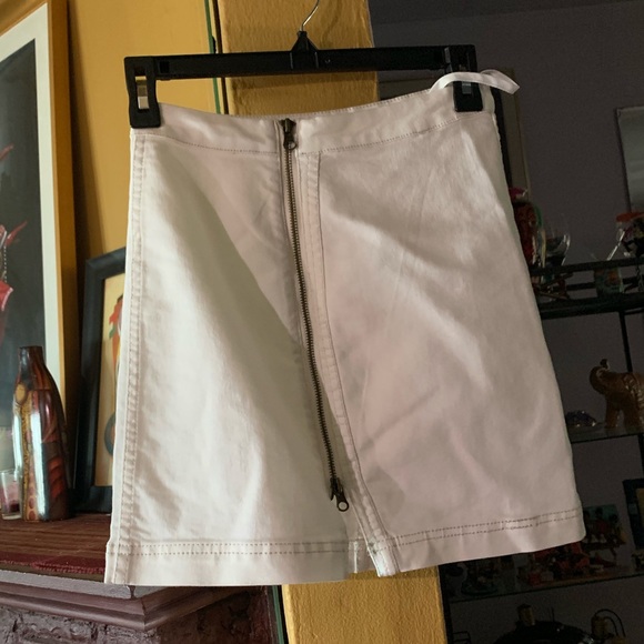 Zip up mini skirt - Picture 3 of 3